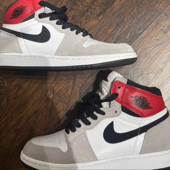 light smoke grey jordan 1’s!! - Picture 2 of 3
